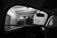 Angela-vor-ihrem-Werk.jpg_ALT